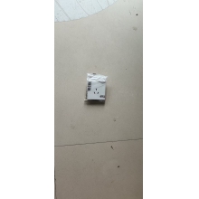 公牛三孔插座